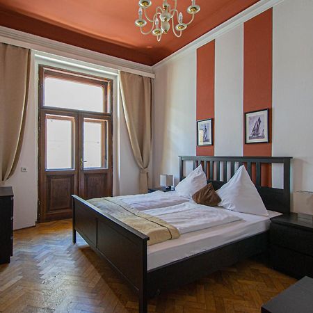 For Celebrations Spacious 3Bdr Apartment With Balcony Prague Luaran gambar