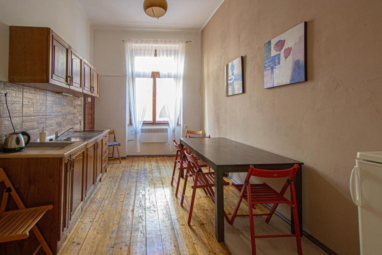 For Celebrations Spacious 3Bdr Apartment With Balcony Prague Luaran gambar