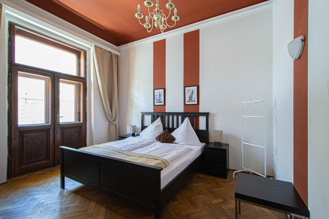 For Celebrations Spacious 3Bdr Apartment With Balcony Prague Luaran gambar
