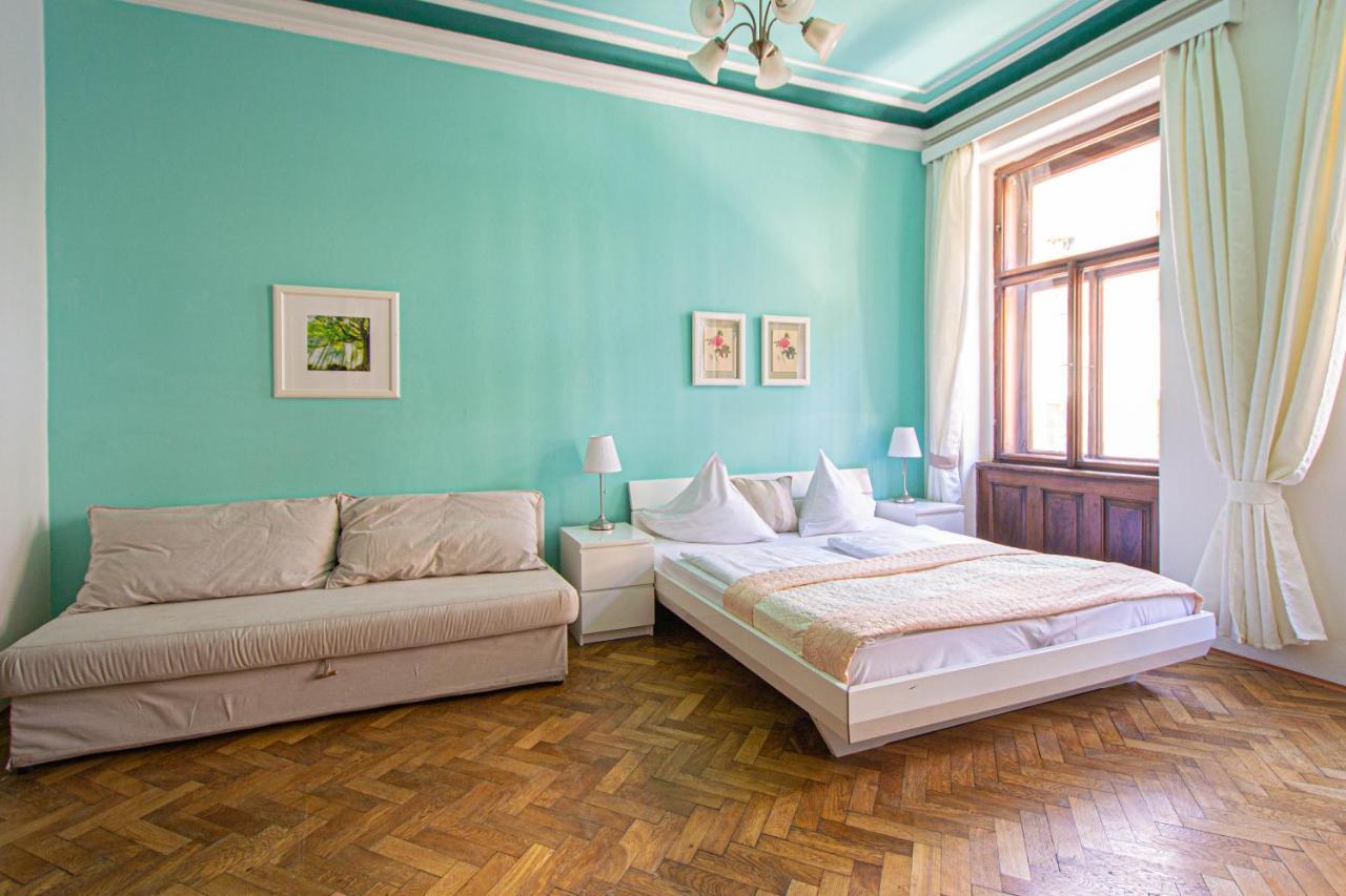 For Celebrations Spacious 3Bdr Apartment With Balcony Prague Luaran gambar