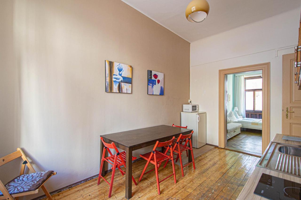 For Celebrations Spacious 3Bdr Apartment With Balcony Prague Luaran gambar