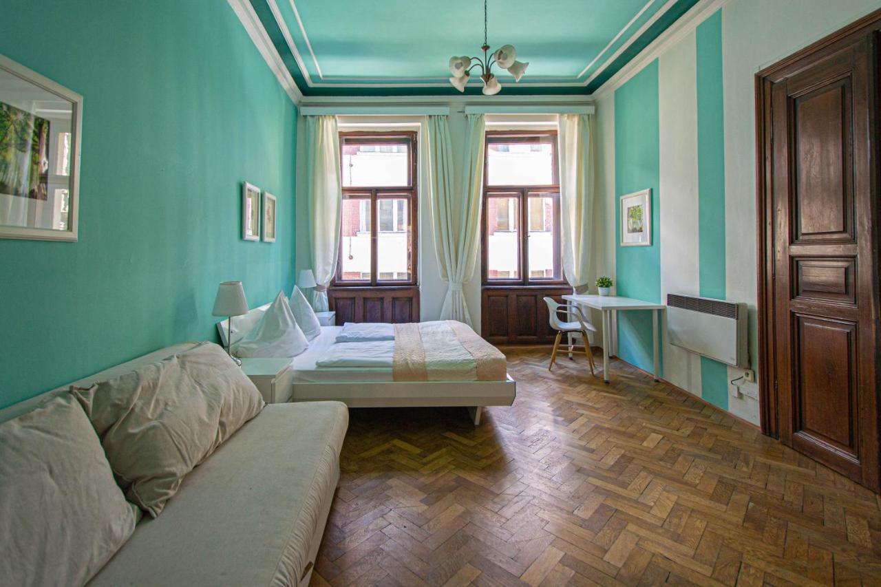 For Celebrations Spacious 3Bdr Apartment With Balcony Prague Luaran gambar