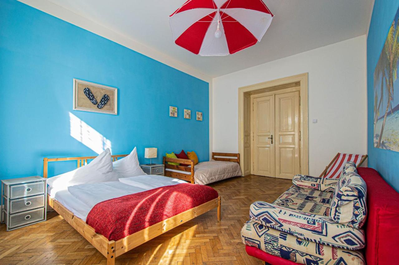 For Celebrations Spacious 3Bdr Apartment With Balcony Prague Luaran gambar