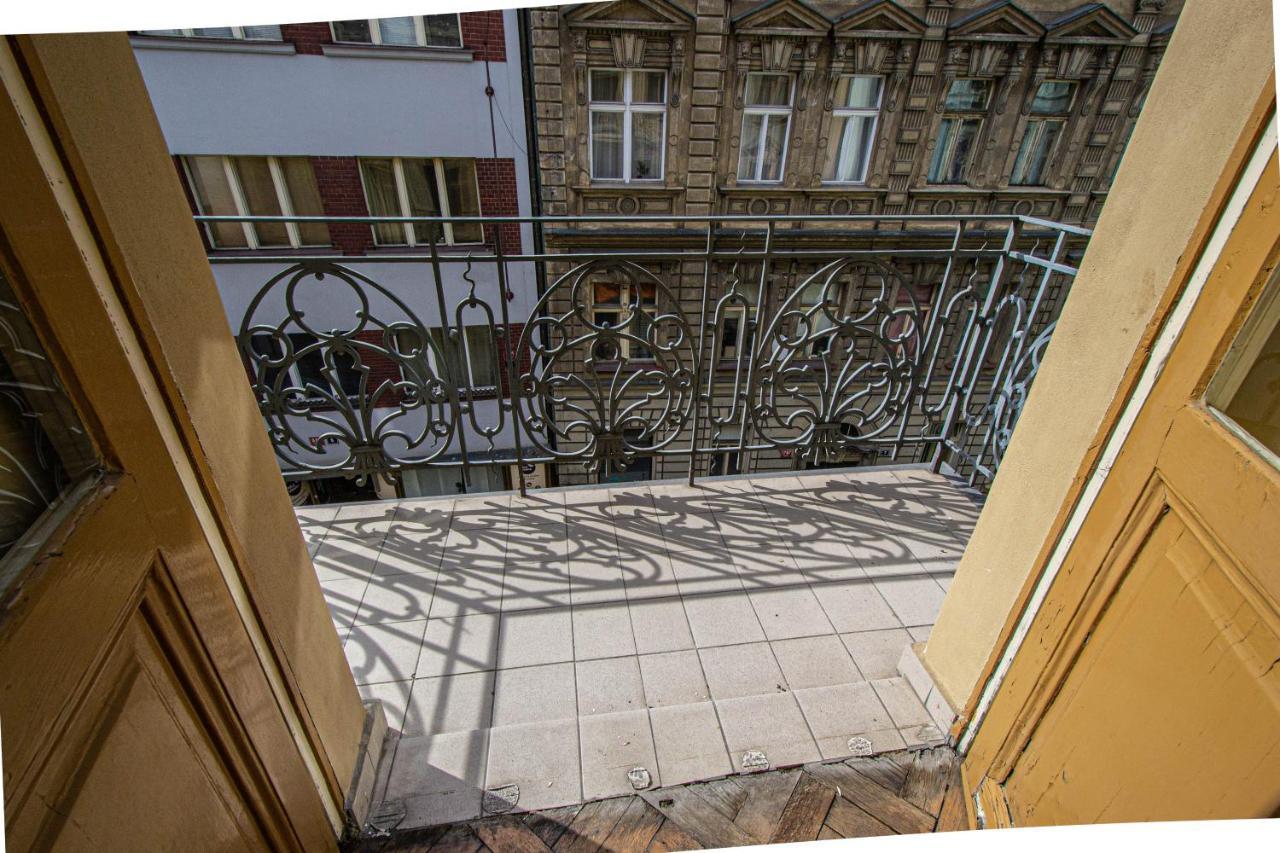 For Celebrations Spacious 3Bdr Apartment With Balcony Prague Luaran gambar