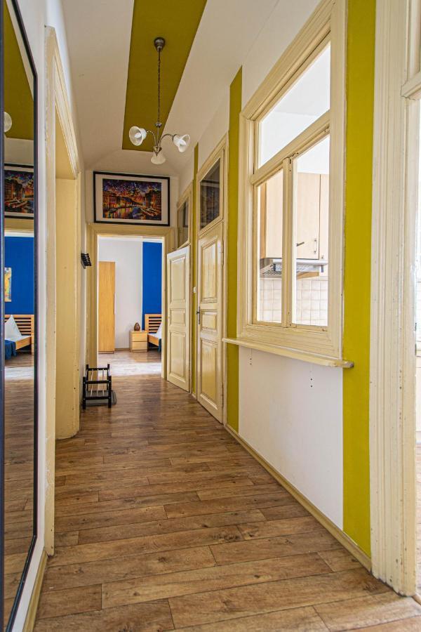 For Celebrations Spacious 3Bdr Apartment With Balcony Prague Luaran gambar