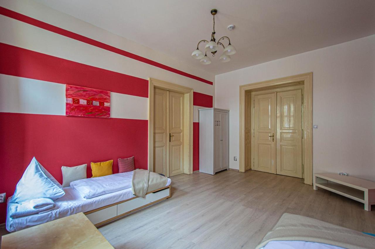 For Celebrations Spacious 3Bdr Apartment With Balcony Prague Luaran gambar