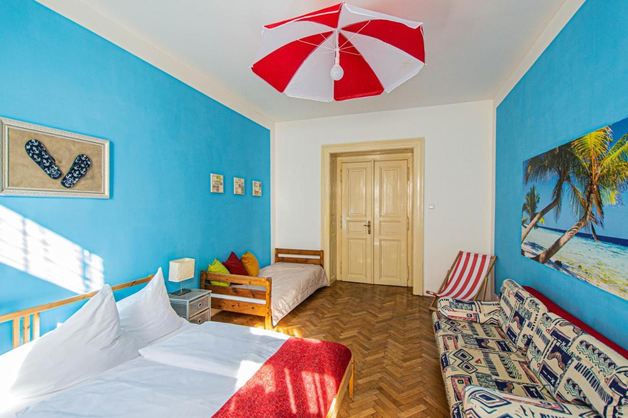 For Celebrations Spacious 3Bdr Apartment With Balcony Prague Luaran gambar