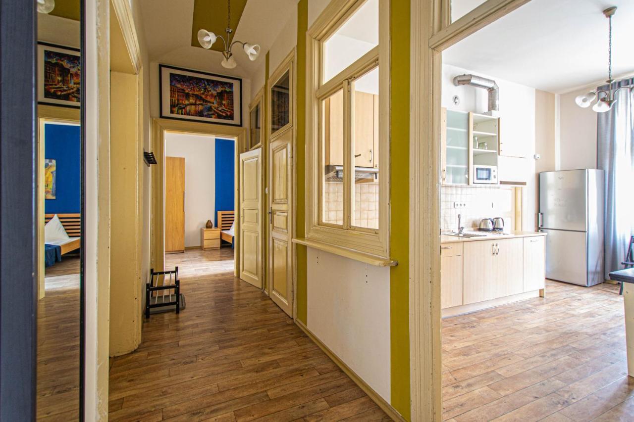 For Celebrations Spacious 3Bdr Apartment With Balcony Prague Luaran gambar