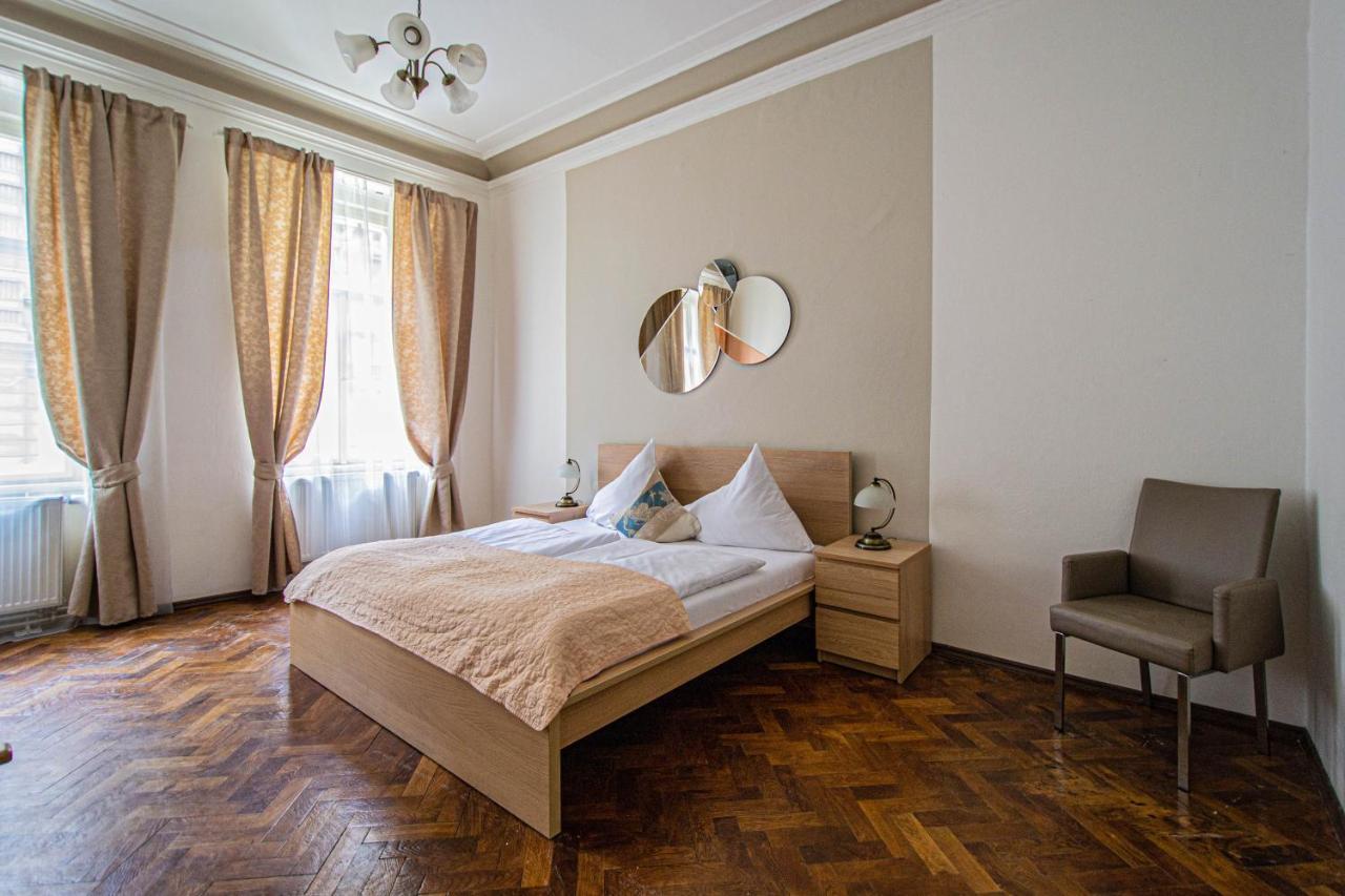 For Celebrations Spacious 3Bdr Apartment With Balcony Prague Luaran gambar
