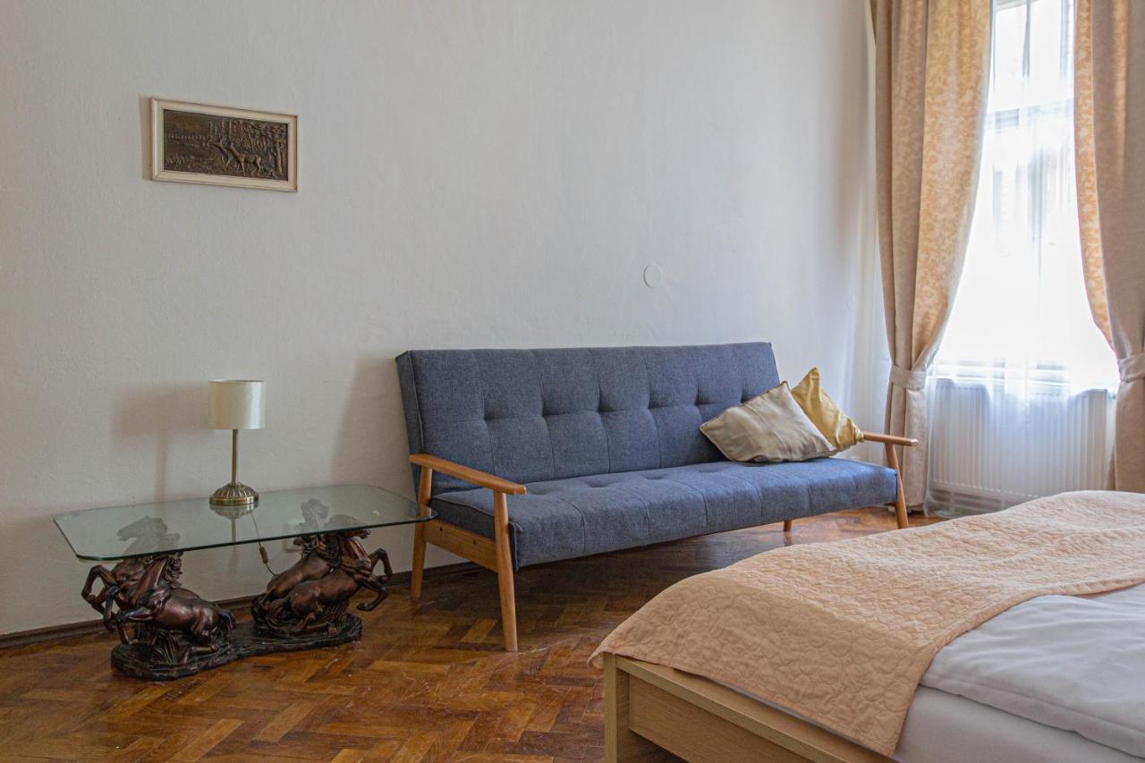 For Celebrations Spacious 3Bdr Apartment With Balcony Prague Luaran gambar