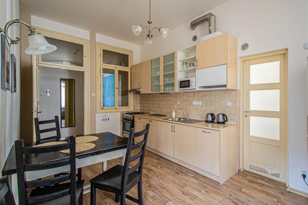 For Celebrations Spacious 3Bdr Apartment With Balcony Prague Luaran gambar